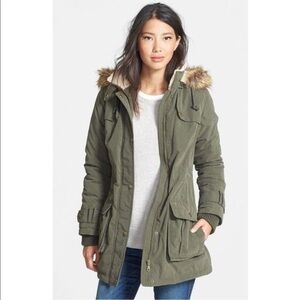 DKNY Anorak Coat faux fur hooded Olive green Size: